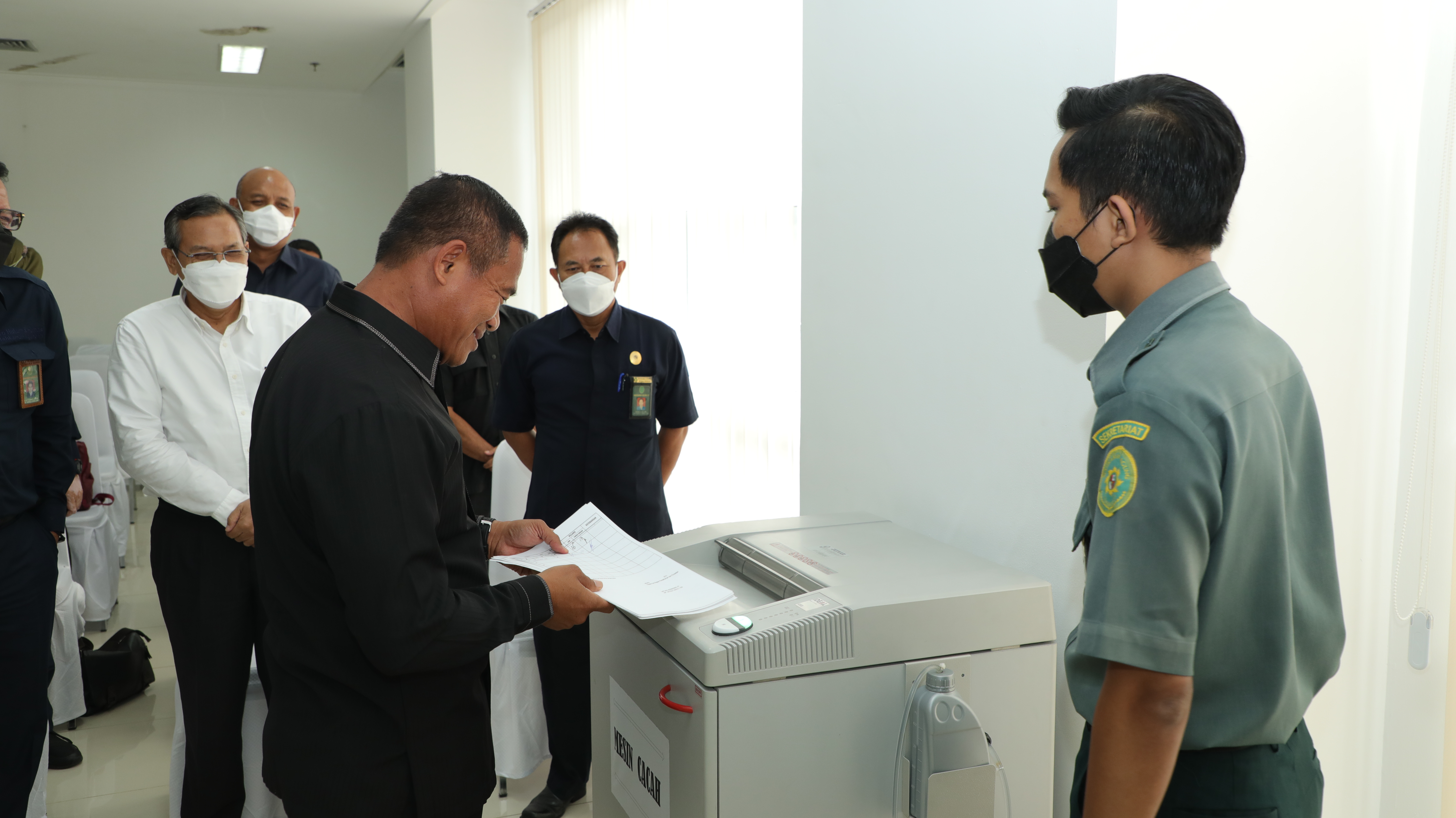 MAHKAMAH AGUNG LAKUKAN PEMUSNAHAN ARSIP PASIF BIRO UMUM