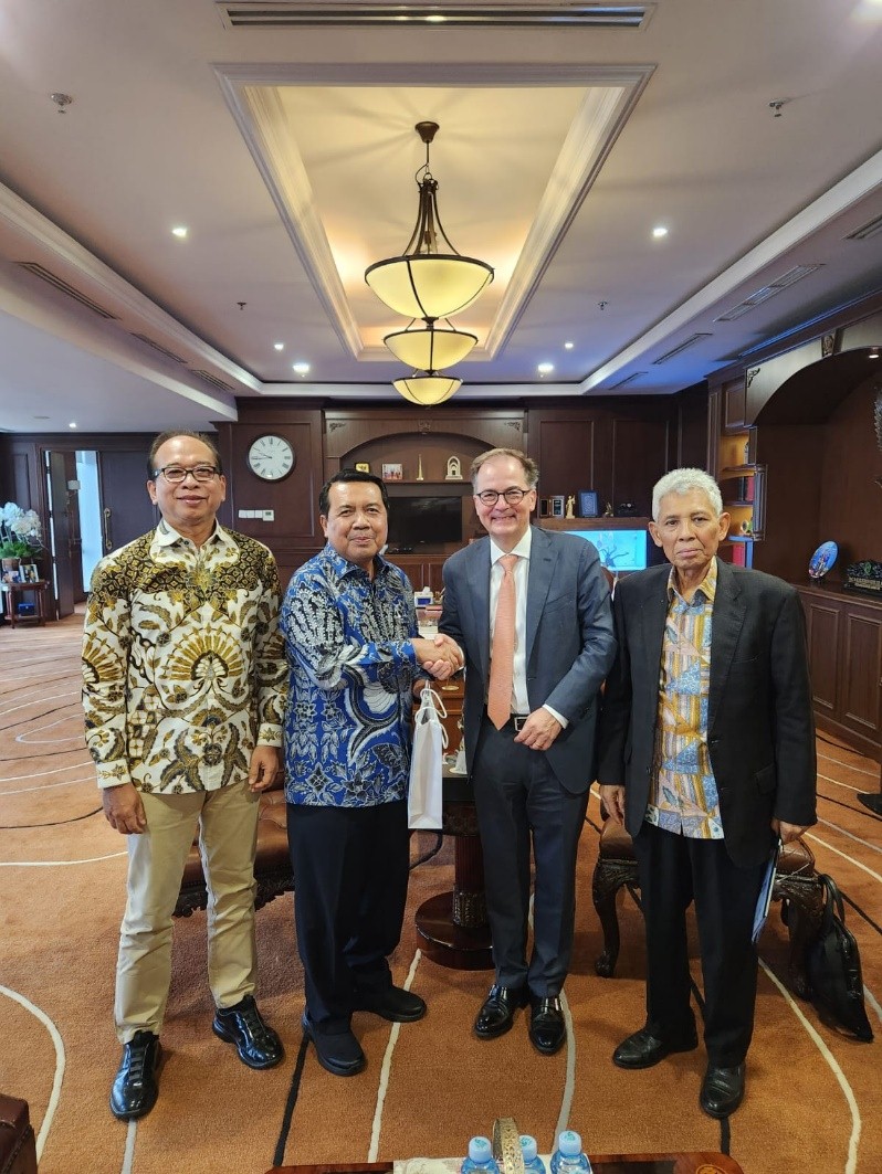 KETUA MAHKAMAH AGUNG RI MENERIMA KUNJUNGAN KEHORMATAN SEKRETARIS JENDERAL HCCH DR CHRISTOPHE BERNASCONI