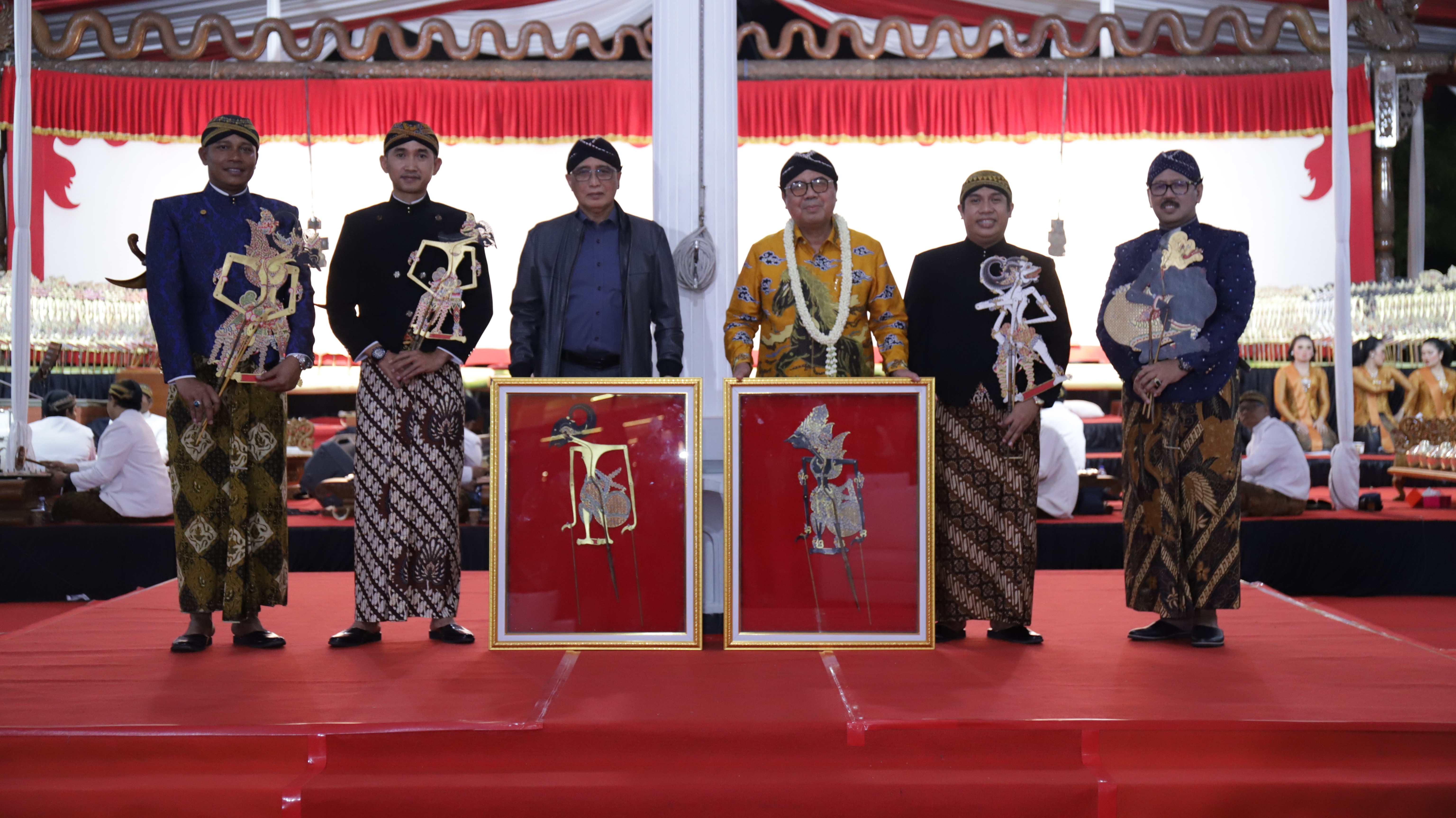 HARI ULANG TAHUN KE 78, MA SELENGGARAKAN PERGELARAN WAYANG KULIT