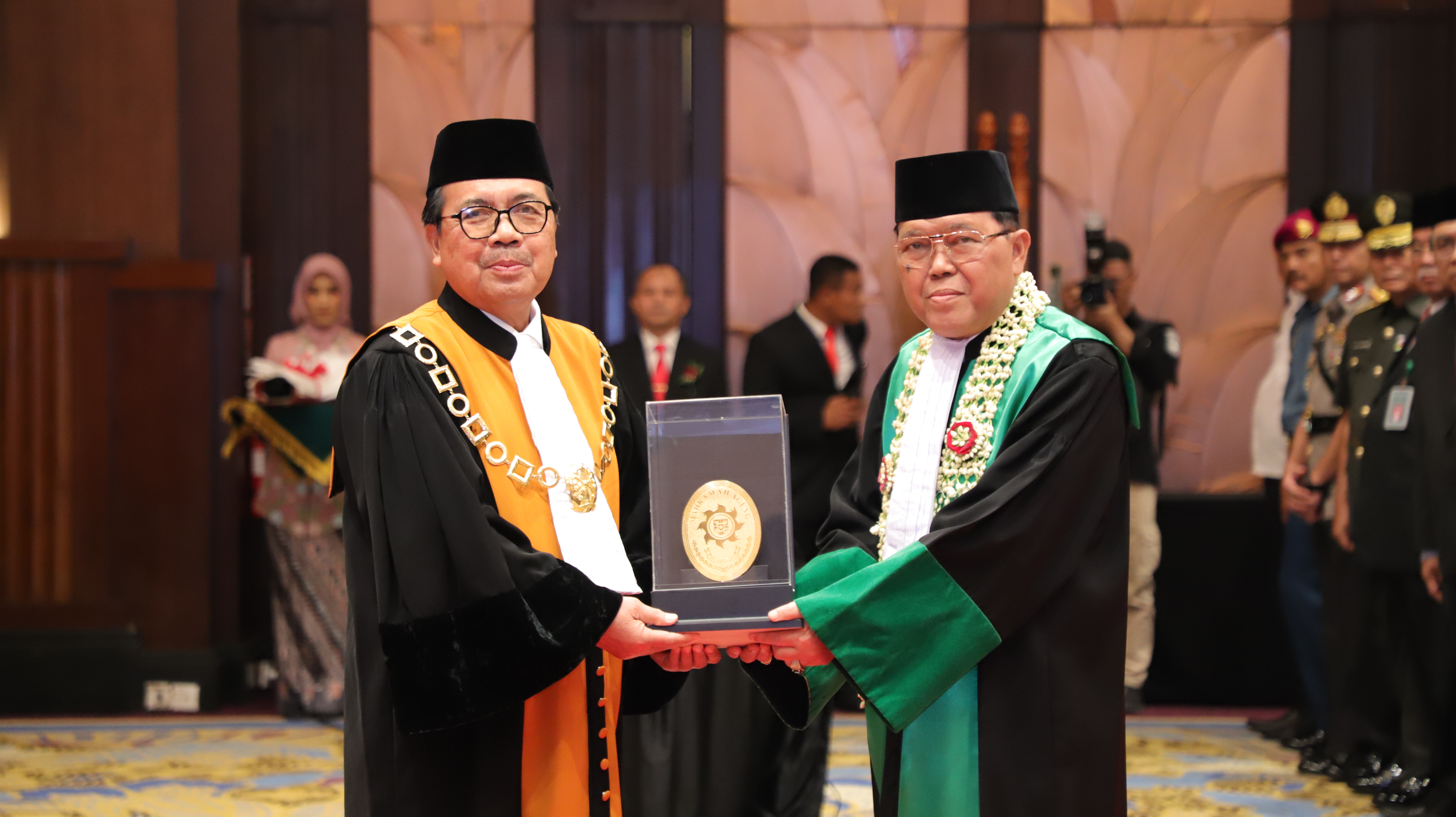 KMA PIMPIN WISUDA PURNABAKTI KETUA PENGADILAN TINGGI AGAMA BANDUNG