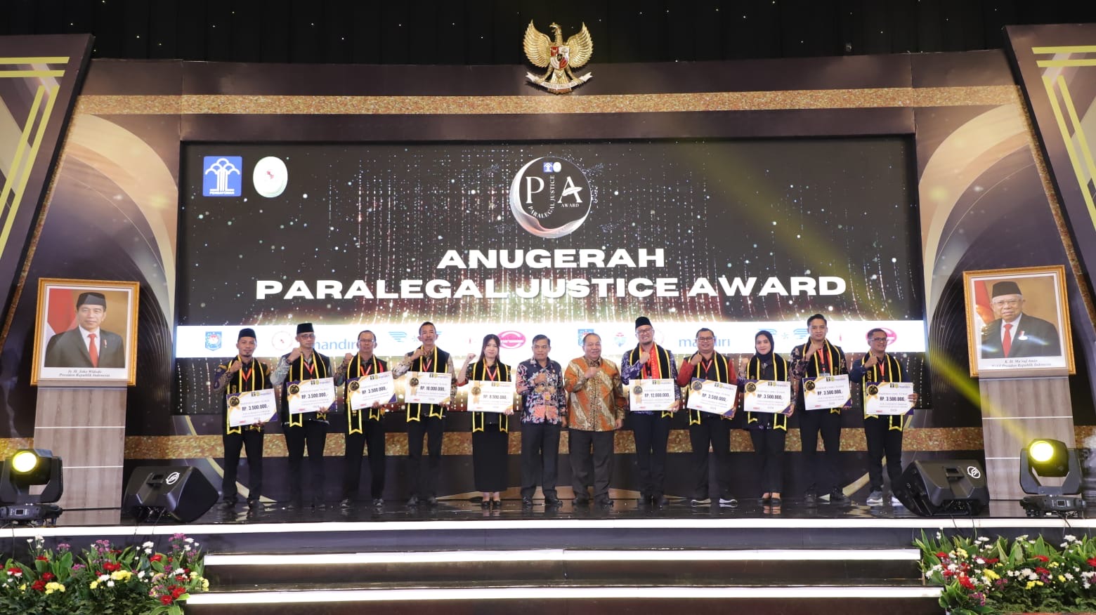 PARALEGAL JUSTICE AWARD 2024: APRESIASI PEMERINTAH KEPADA KEPALA DESA DAN LURAH DALAM MENDUKUNG AKSES KEADILAN