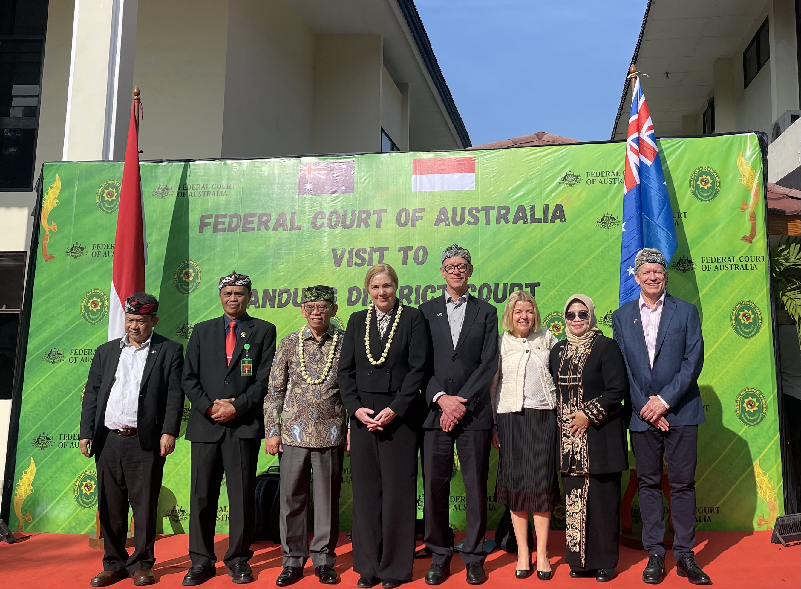 DELEGASI PENGADILAN AUSTRALIA KUNJUNGI PENGADILAN NEGERI BANDUNG