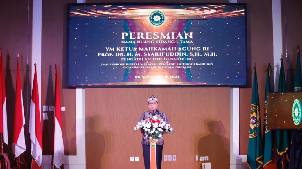 KETUA MA RESMIKAN NAMA RUANG SIDANG UTAMA PT BANDUNG