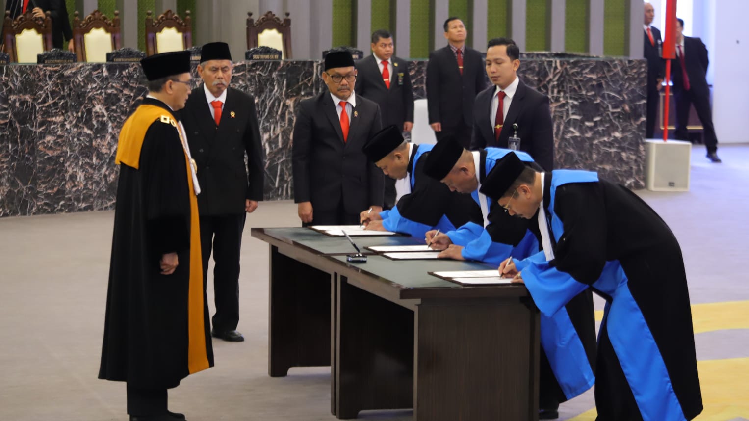 LANTIK TIGA KETUA PENGADILAN TINGGI TATA USAHA NEGARA, KETUA MA AJAK INSAN PERADILAN TEGUHKAN INTEGRITAS