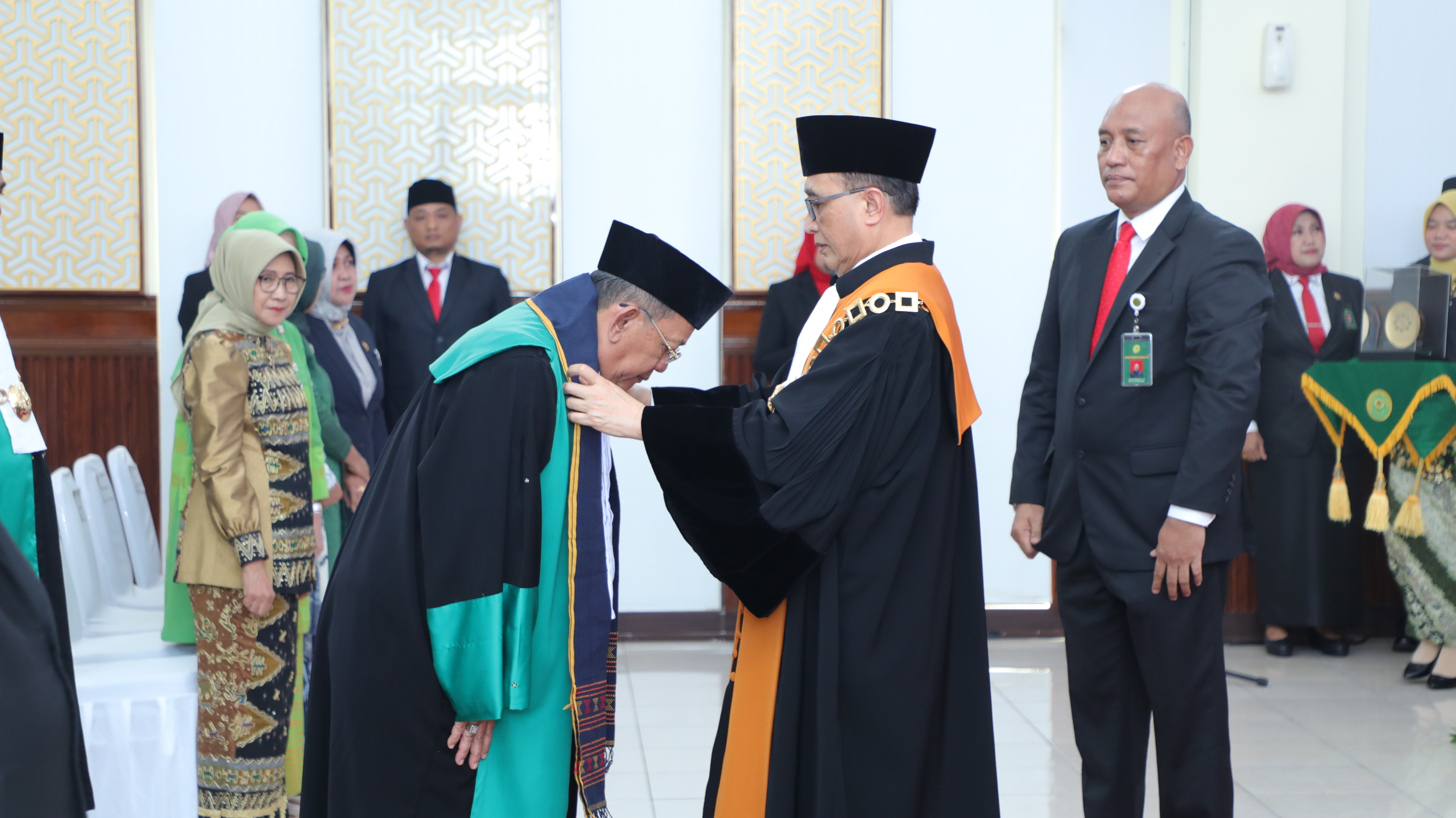 KETUA MAHKAMAH AGUNG MELEPAS KETUA PENGADILAN TINGGI AGAMA BANTEN