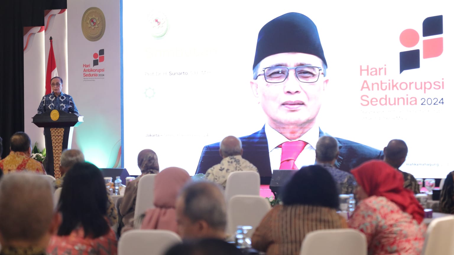 KETUA MAHKAMAH AGUNG HADIRI PENYERAHAN SERTIFIKAT SMAP, PENGANUGERAHAN INSAN ANTI-GRATIFIKASI, DAN SEMINAR NASIONAL PERINGATAN HARI ANTIKORUPSI SEDUNIA TAHUN 2024