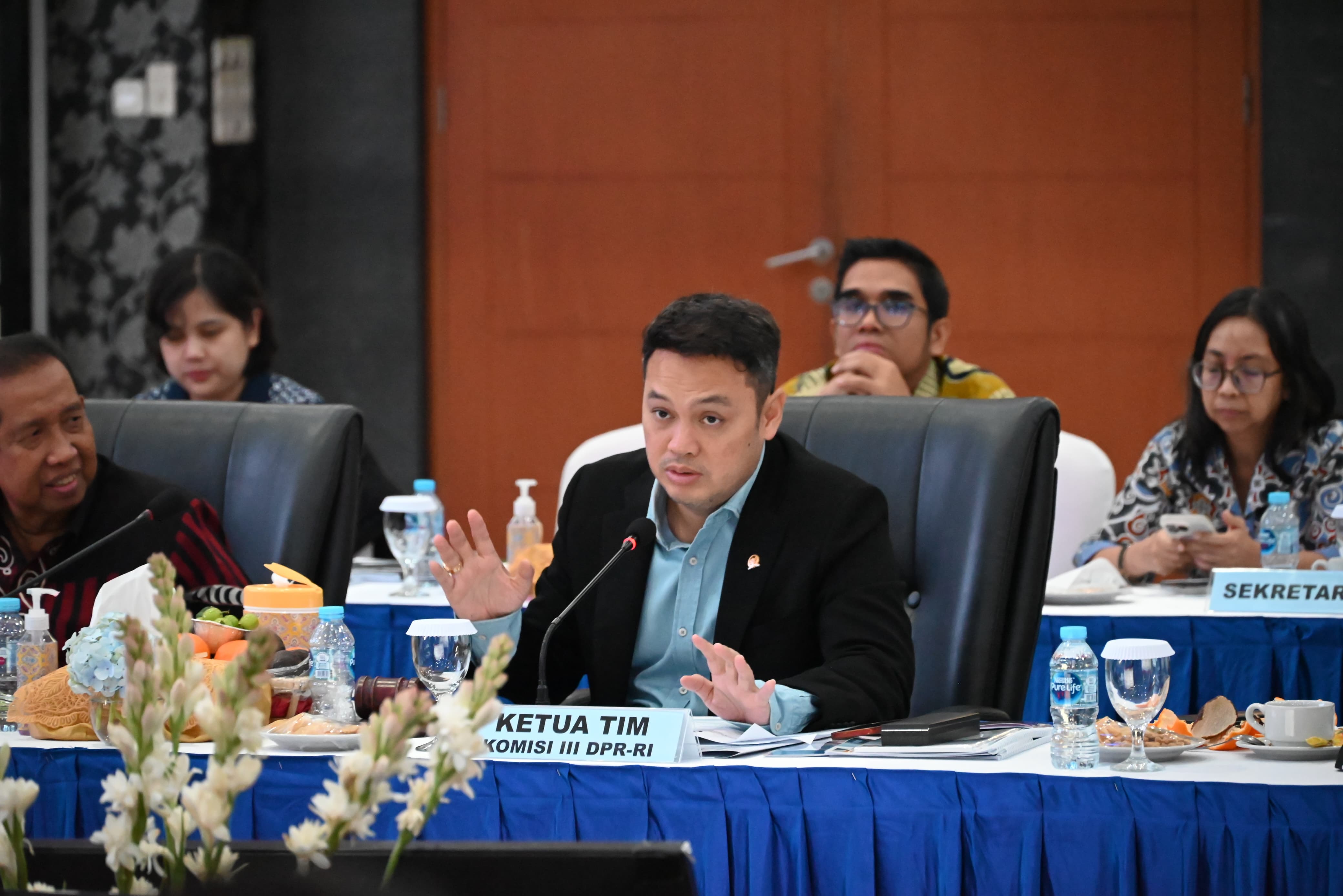 PENGADILAN TINGGI BANDUNG BERSAMA KOMISI III DPR RI BAHAS RUU KUHAP