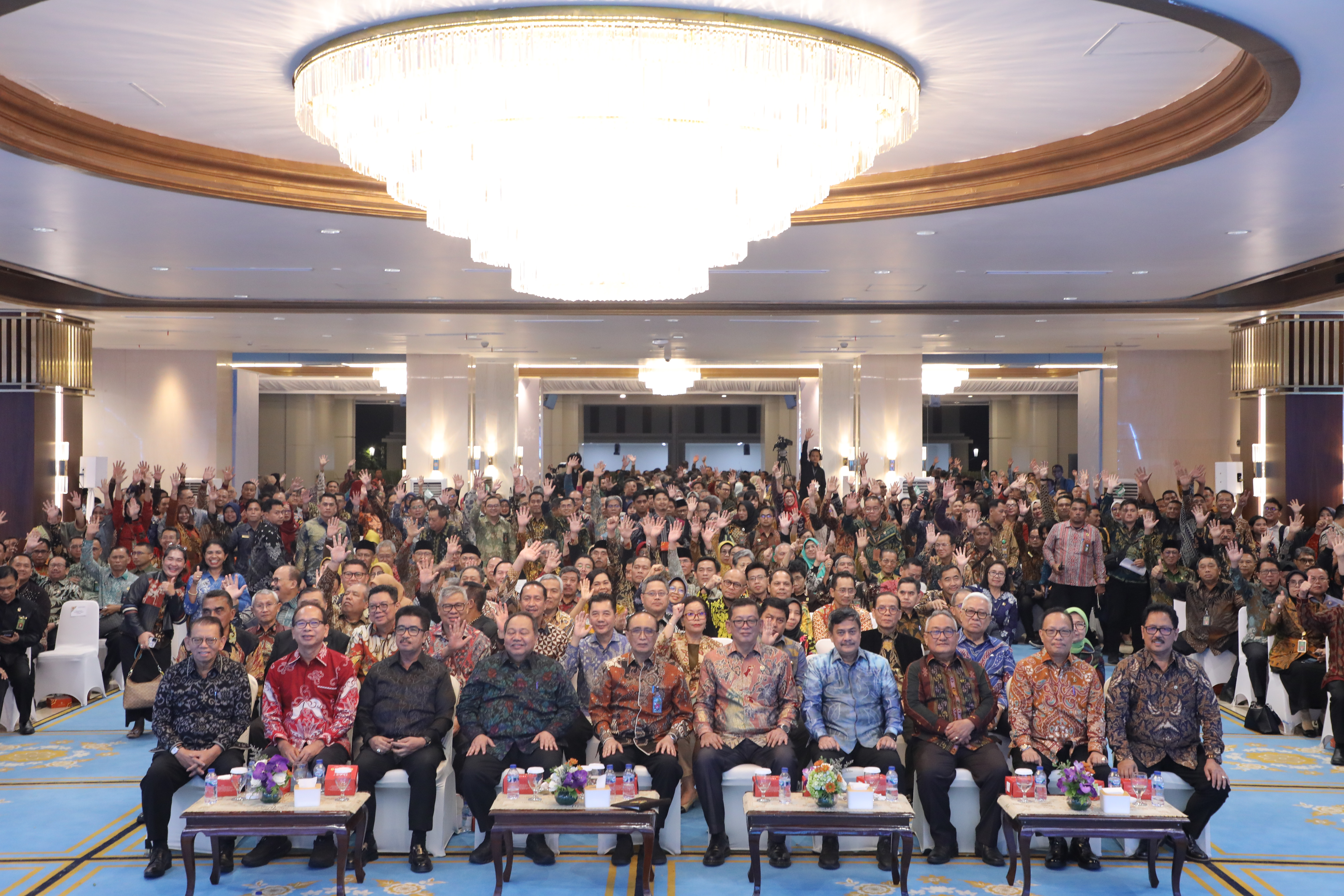 KETUA MA TEGASKAN ZERO TOLERANCE PELAYANAN TRANSAKSIONAL DALAM PEMBINAAN KETUA PENGADILAN SE-INDONESIA