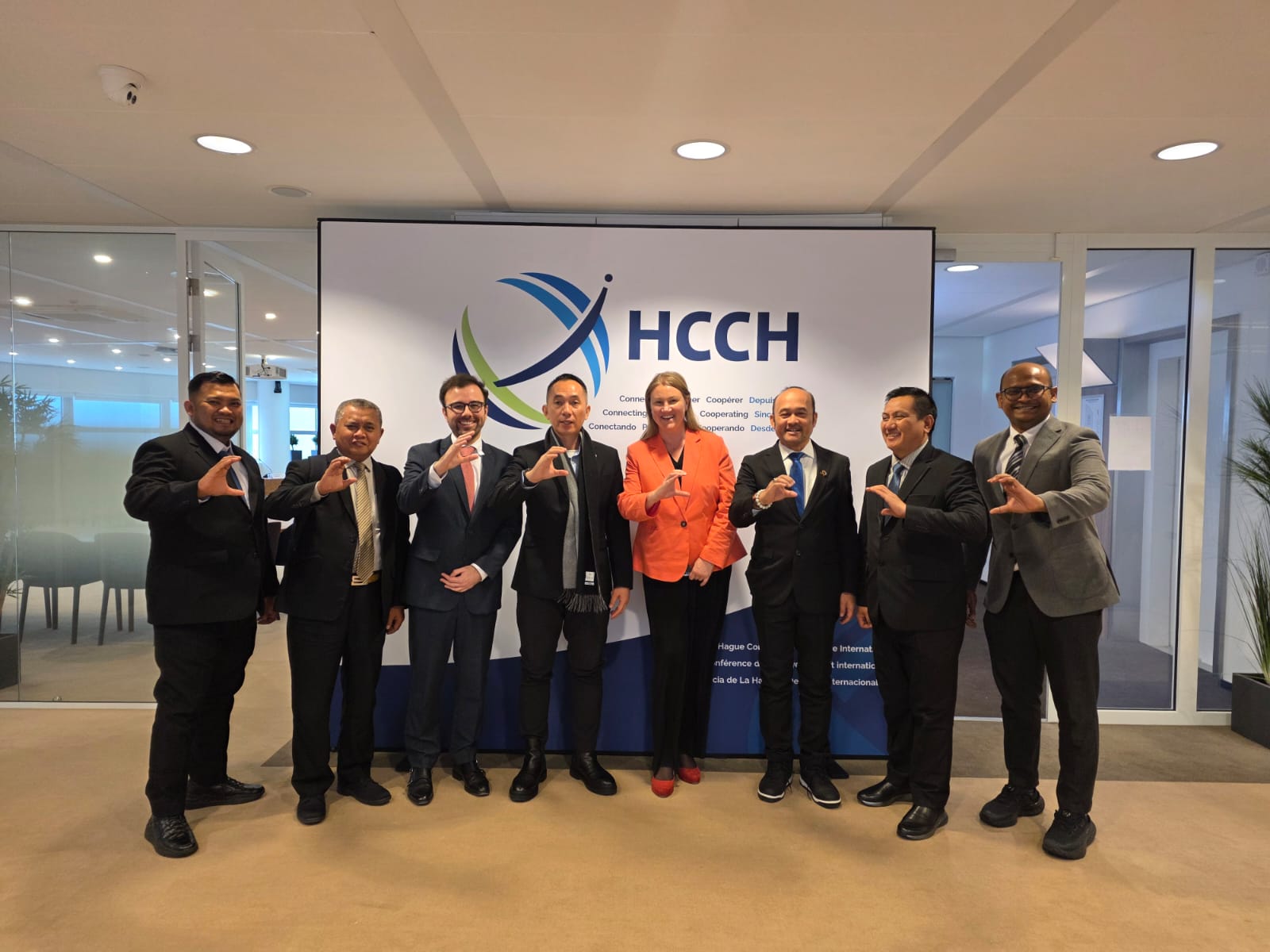 KEPALA BUA PIMPIN DELEGASI MAHKAMAH AGUNG RI DALAM KUNJUNGAN KERJA KE BELANDA