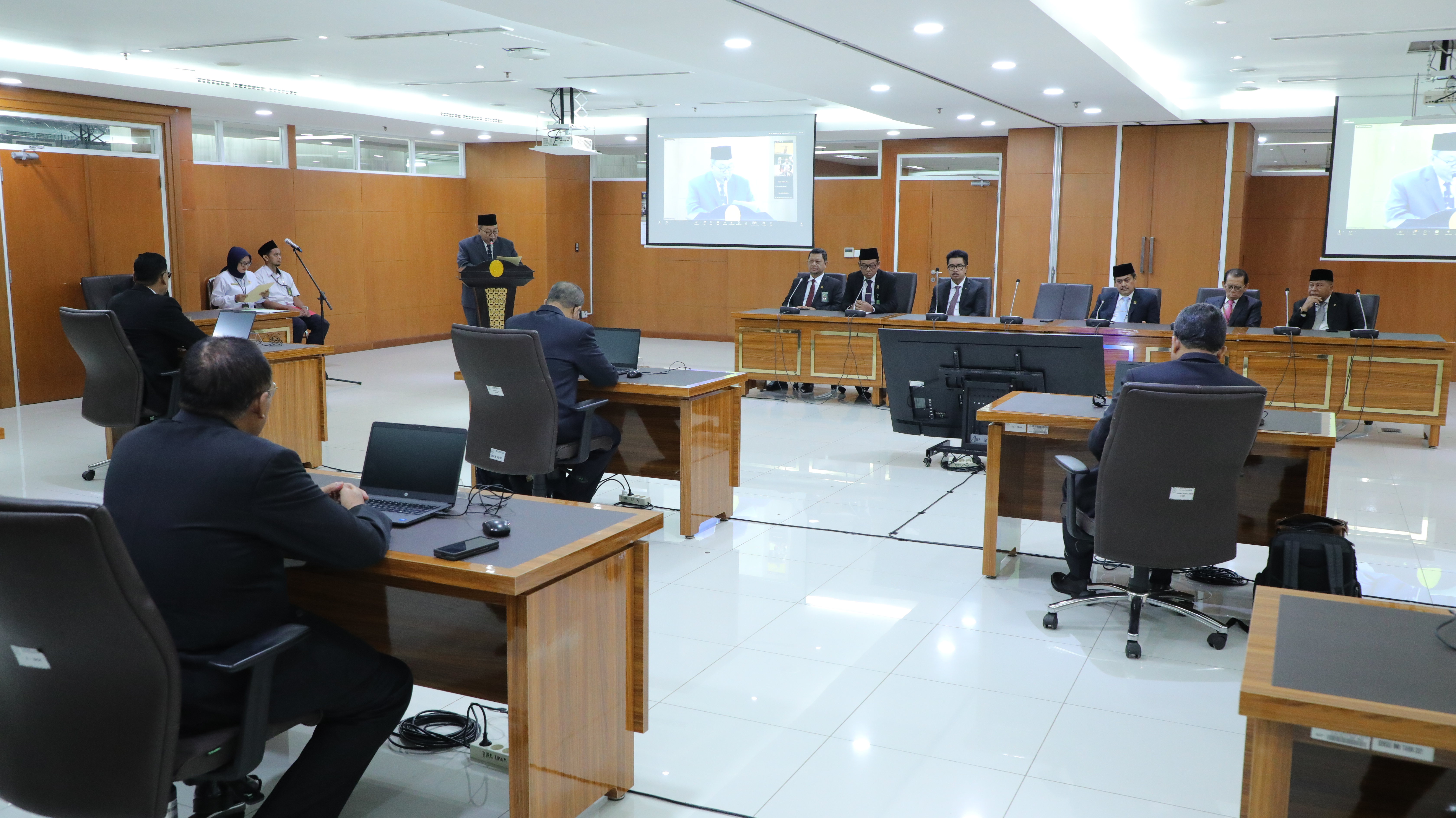 SELEKSI CALON HAKIM KONSTITUSI DARI UNSUR MAHKAMAH AGUNG MASUKI TAHAP FIT & PROPER TEST