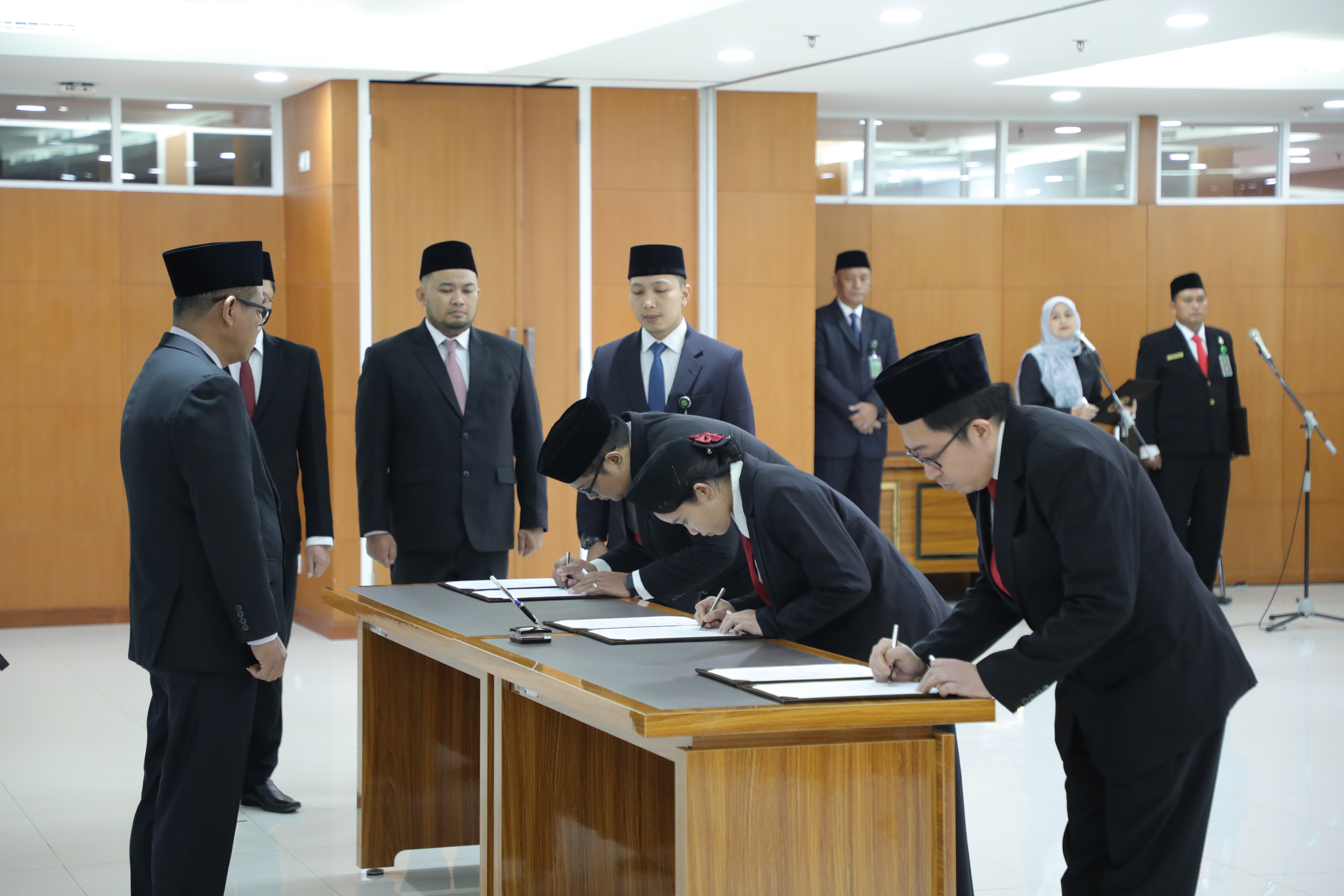 LANTIK 13 PEJABAT FUNGSIONAL, SEKRETARIS MA TEKANKAN PERAN STRATEGIS DALAM SISTEM PERADILAN