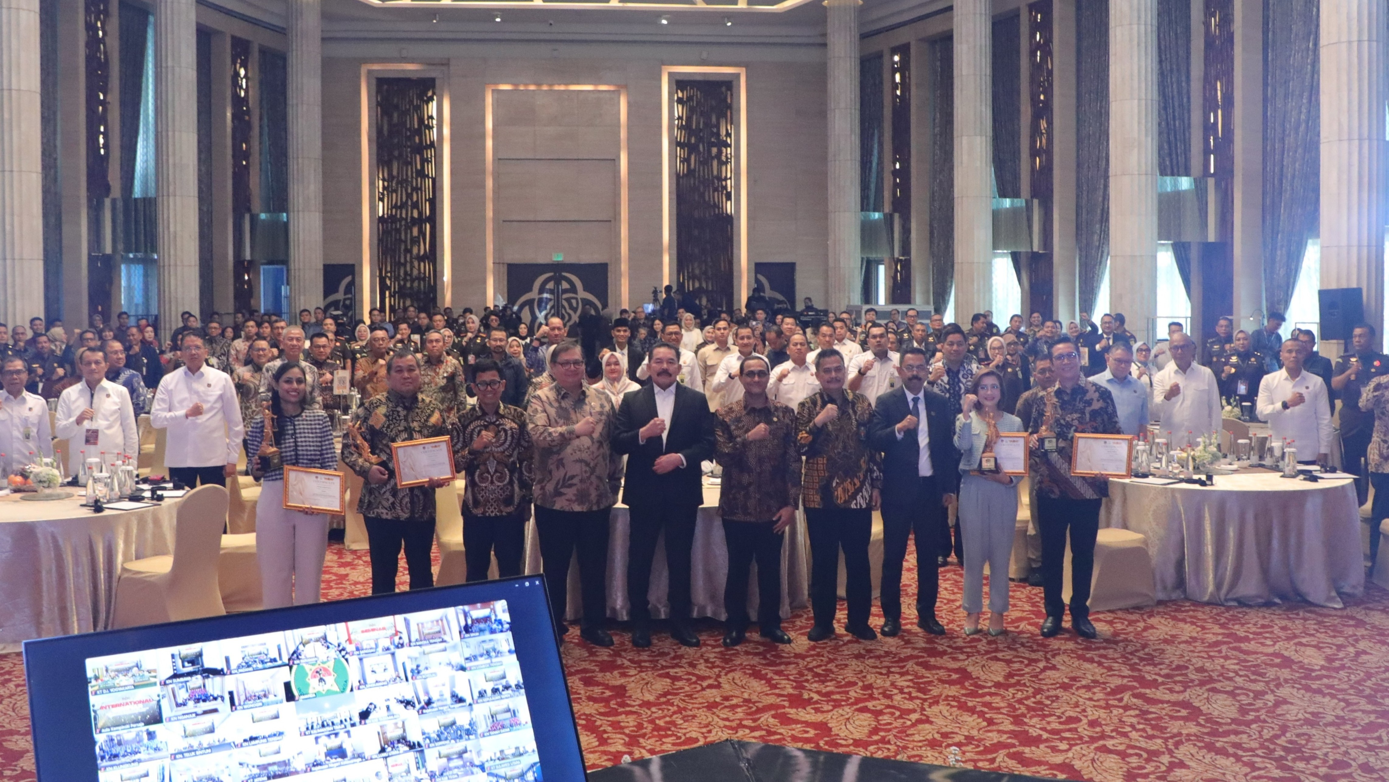 WAKIL KETUA MA BIDANG NON YUDISIAL HADIRI SEMINAR INTERNASIONAL HUT KE-75 TAHUN PERSATUAN JAKSA INDONESIA