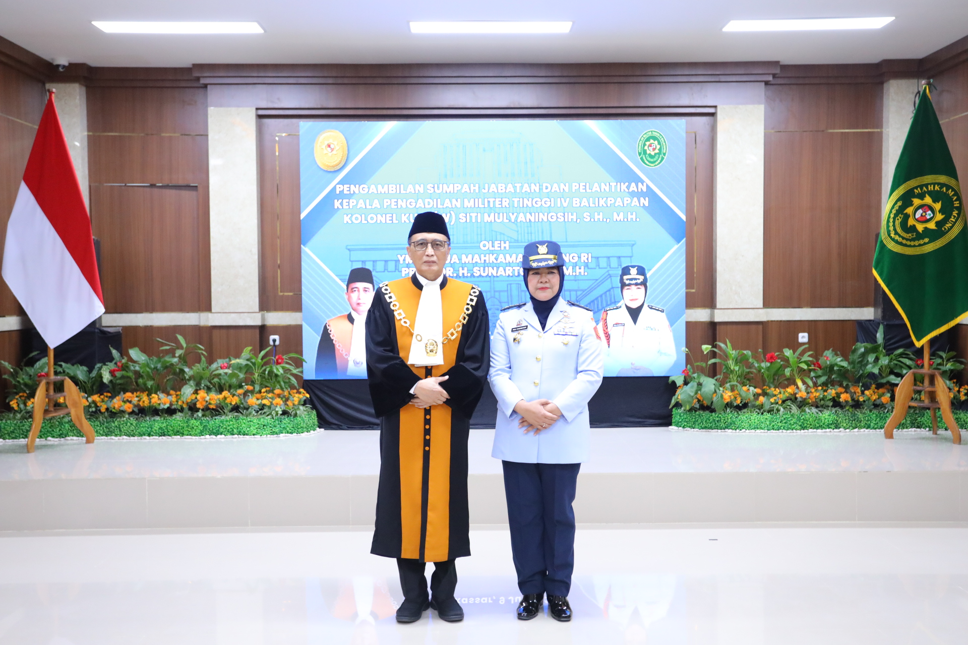 KETUA MA MELANTIK KEPALA PENGADILAN MILITER TINGGI IV BALIKPAPAN