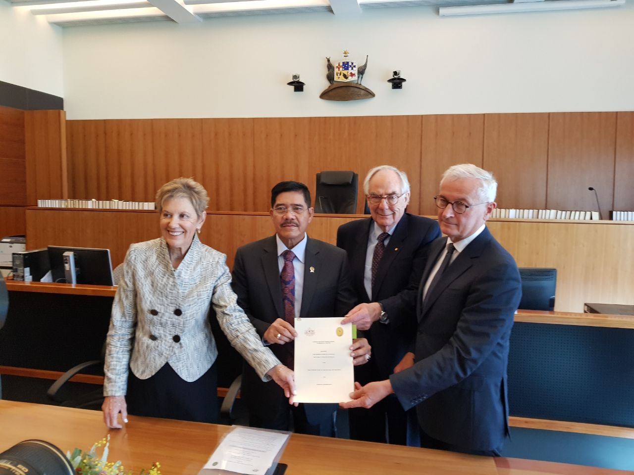 MAHKAMAH AGUNG REPUBLIK INDONESIA DAN FAMILY COURT OF AUSTRALIA, FEDERAL COURT OF AUSTRALIA MEMPERBARUI NOTA KESEPAHAMAN KERJASAMA PERADILAN