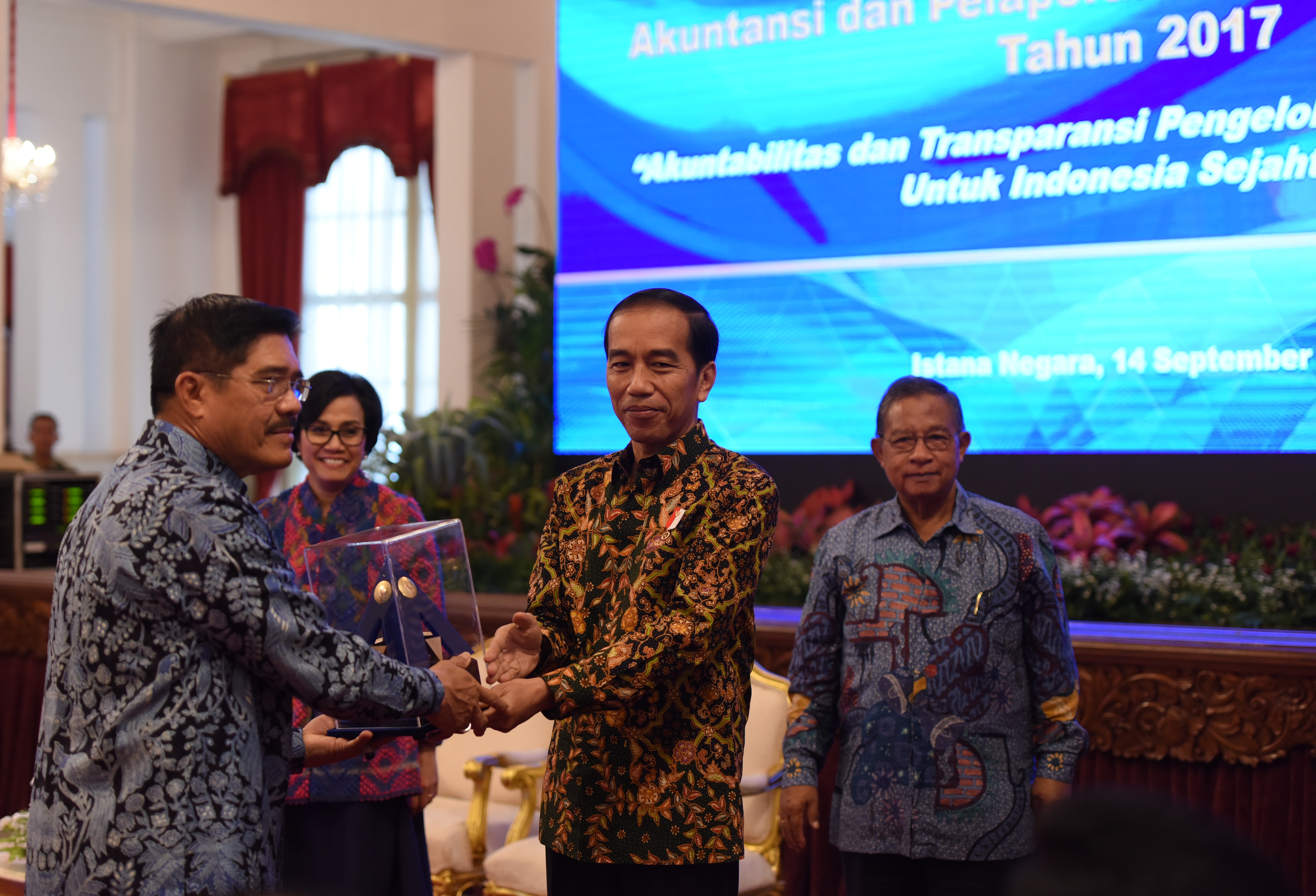 MA MENDAPAT PENGHARGAAN DARI PEMERINTAH