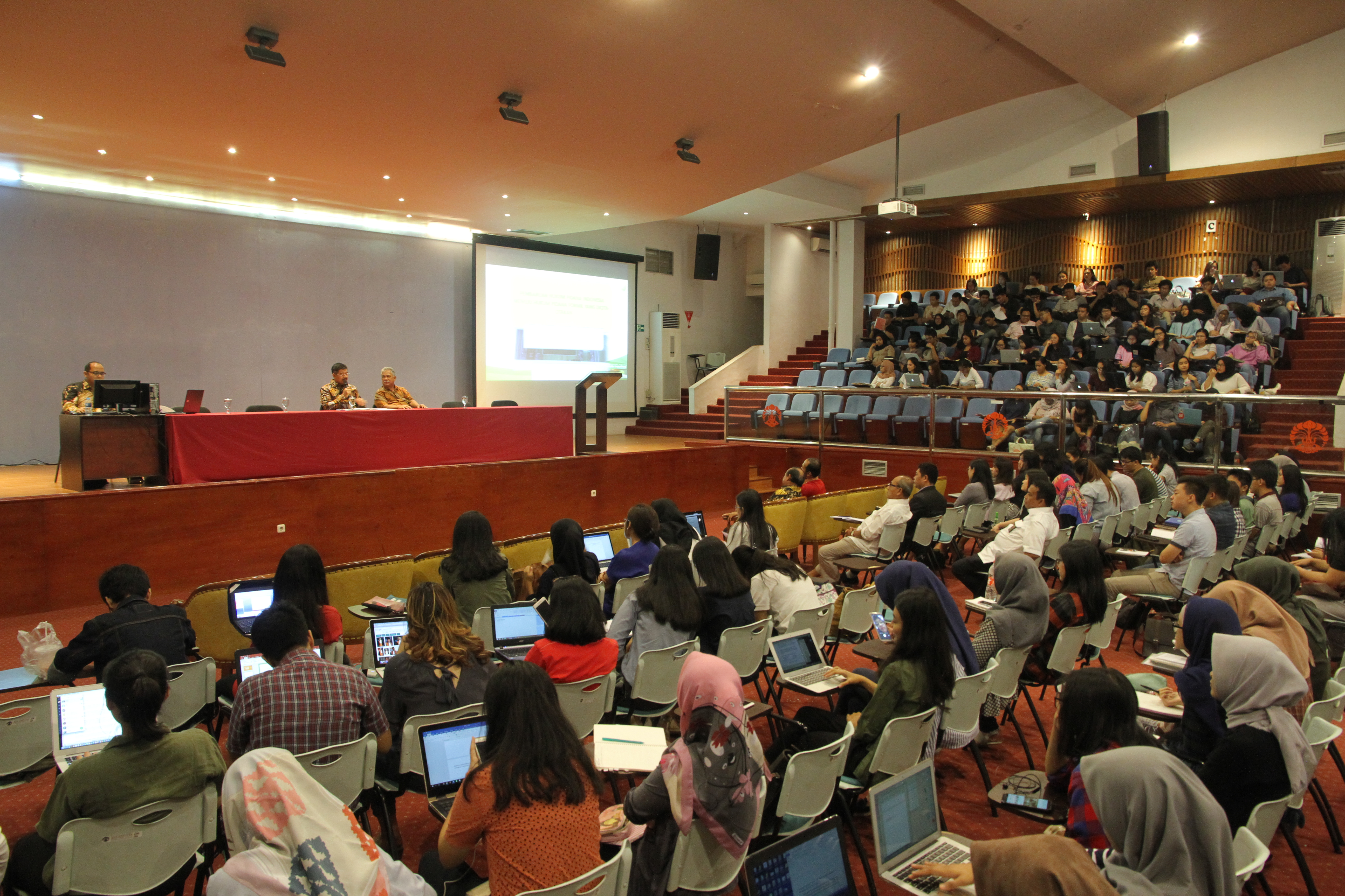 KMA MEMBERIKAN KULIAH UMUM KEPADA MAHASISWA UI