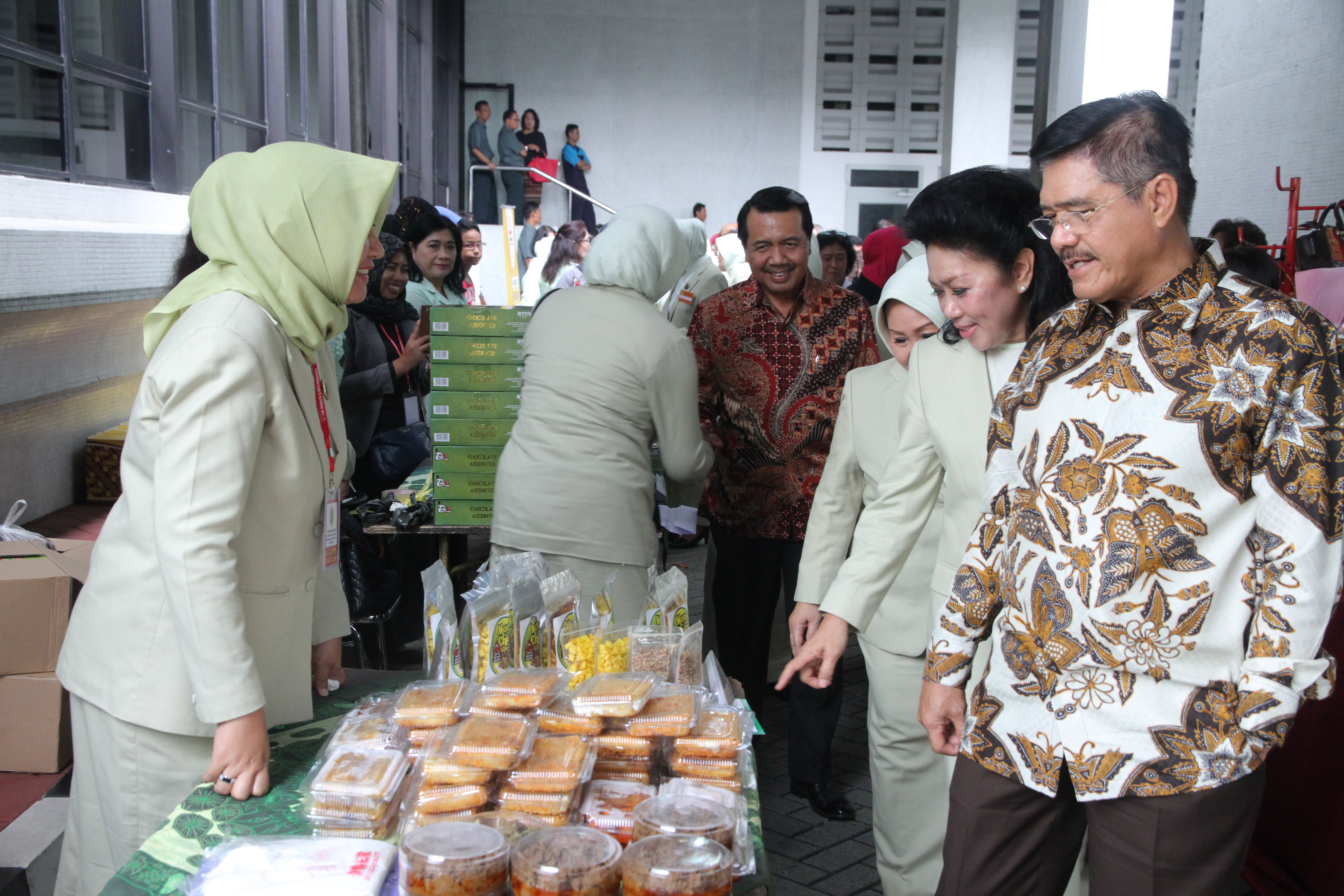 DENGAN SEMANGAT RAMADHAN KITA TINGKATKAN KEIKHLASAN BERBAGI MELALUI BAZAR DAN SEMBAKO MURAH