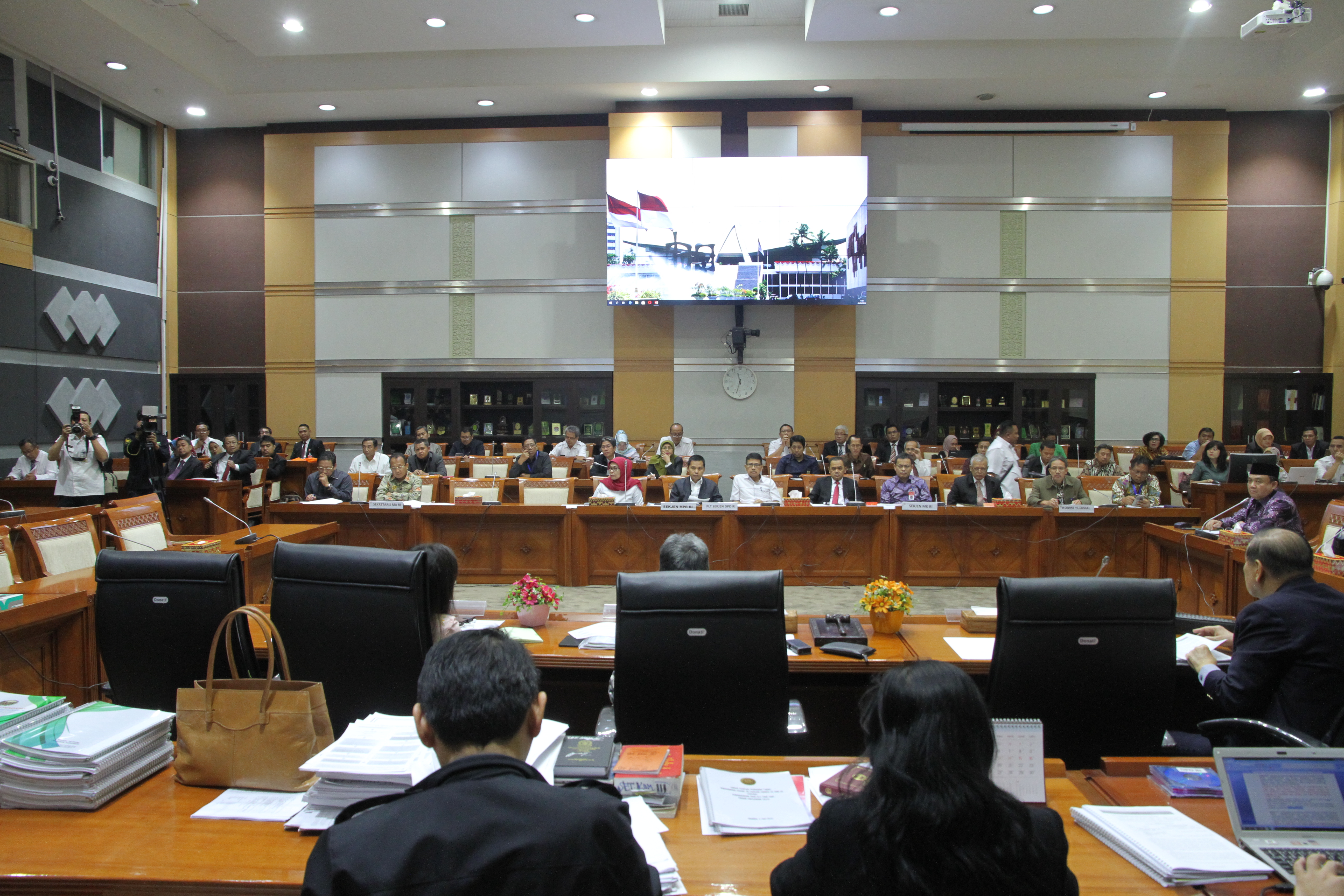 SECRETARY OF SUPREME COURT ATTENDED A HEARING IN THE HOUSE OF REPRESENTATIVE