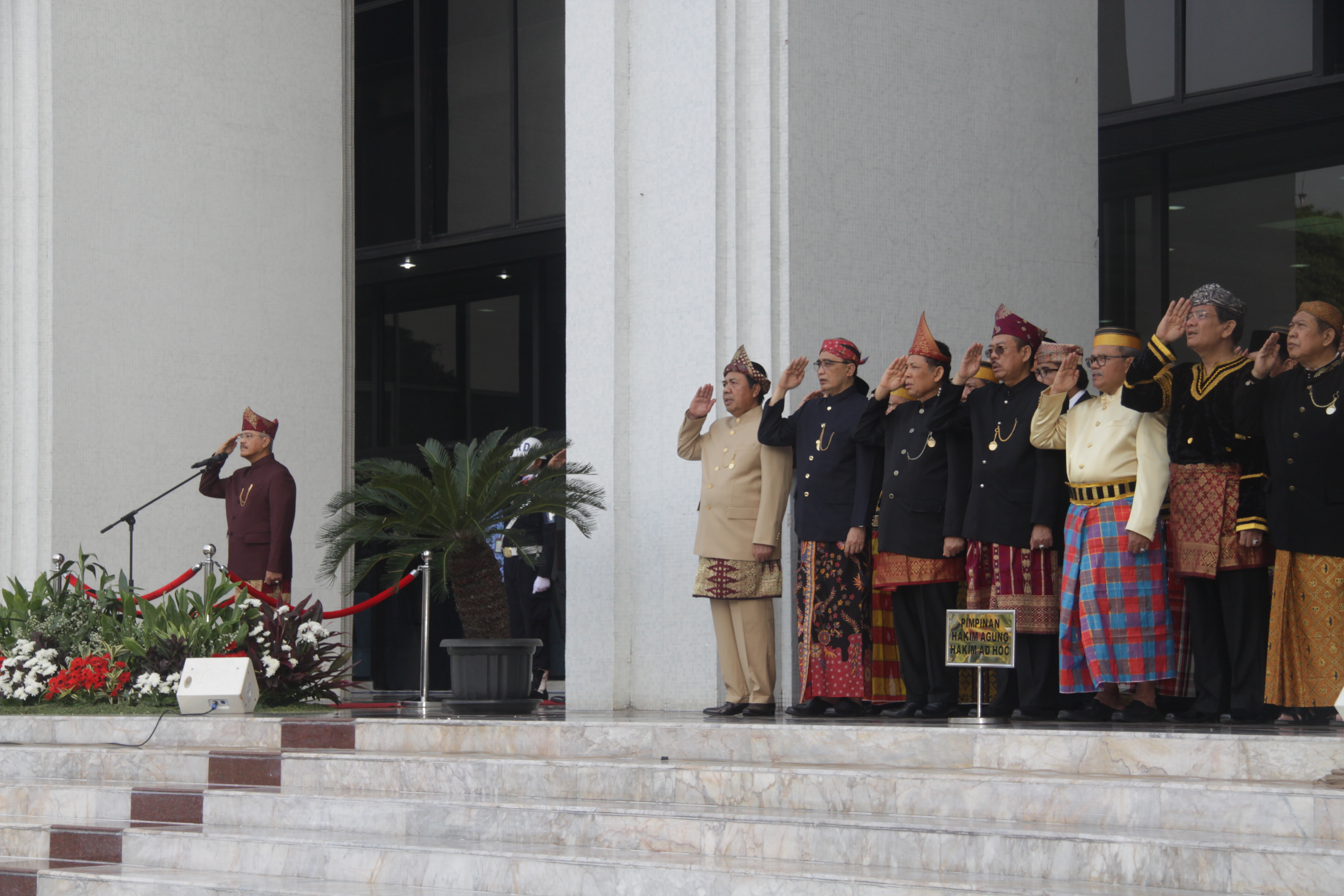 KETUA MA PIMPIN UPACARA PERINGATAN HUT KEMERDEKAAN RI KE – 73