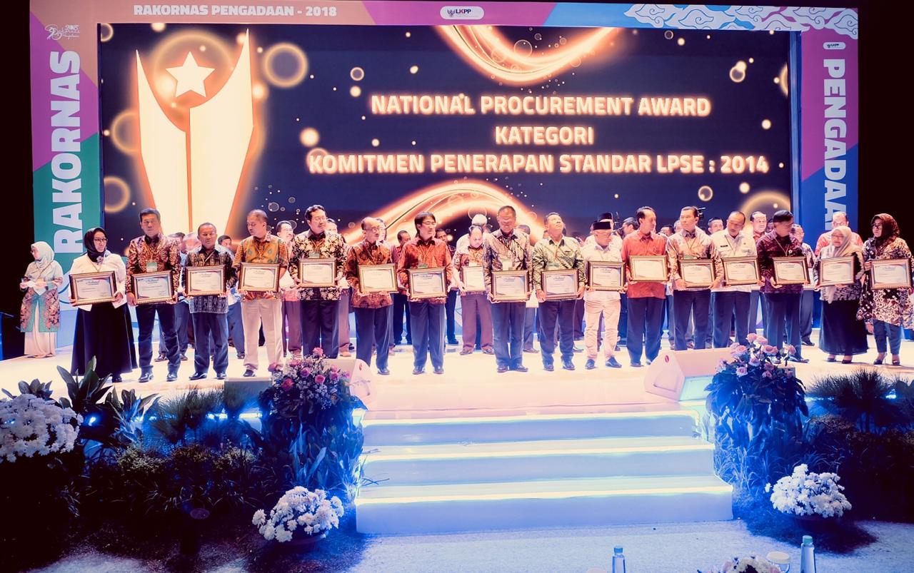 MAHKAMAH AGUNG RAIH PENGHARGAAN NATIONAL PROCUREMENT AWARD 2018 DARI LKPP RI