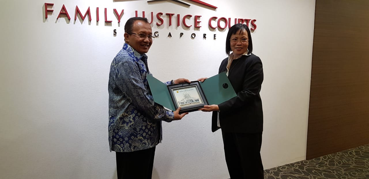 TIM STUDY BANDING MA KUNJUNGI FAMILY JUSTICE COURT SINGAPURA