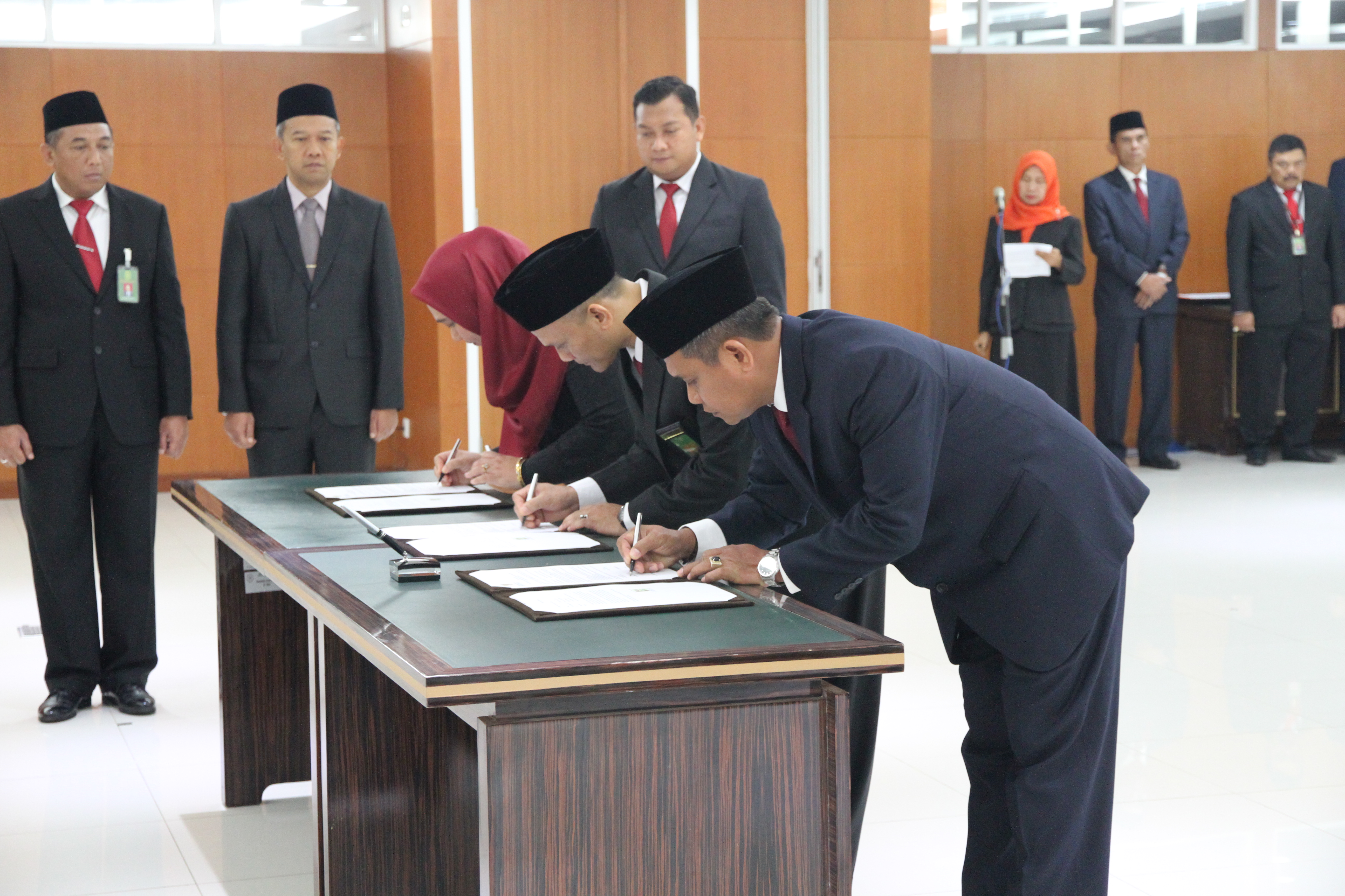 SEKRETARIS MAHKAMAH AGUNG MELANTIK PEJABAT ESELON 2