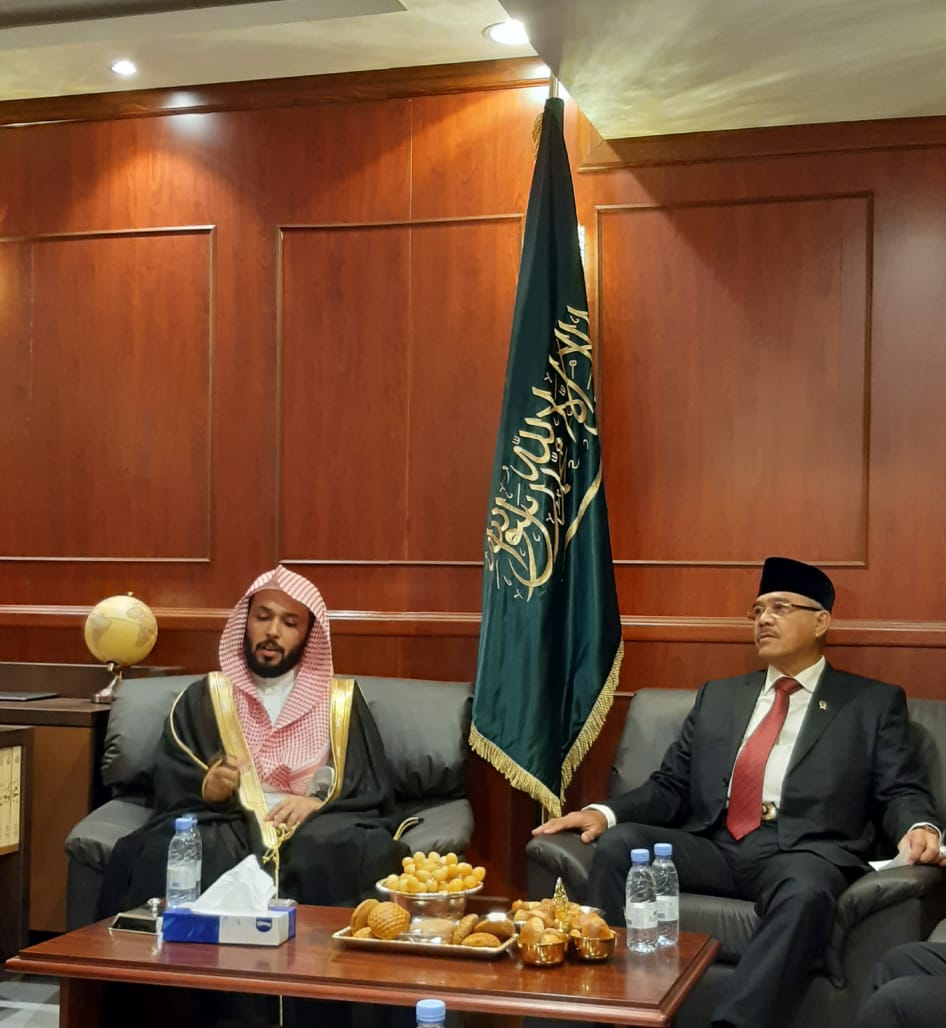 KETUA MAHKAMAH AGUNG REPUBLIK INDONESIA DAN DELEGASI KUNJUNGI PENGADILAN KETENAGAKERJAAN MAKKAH