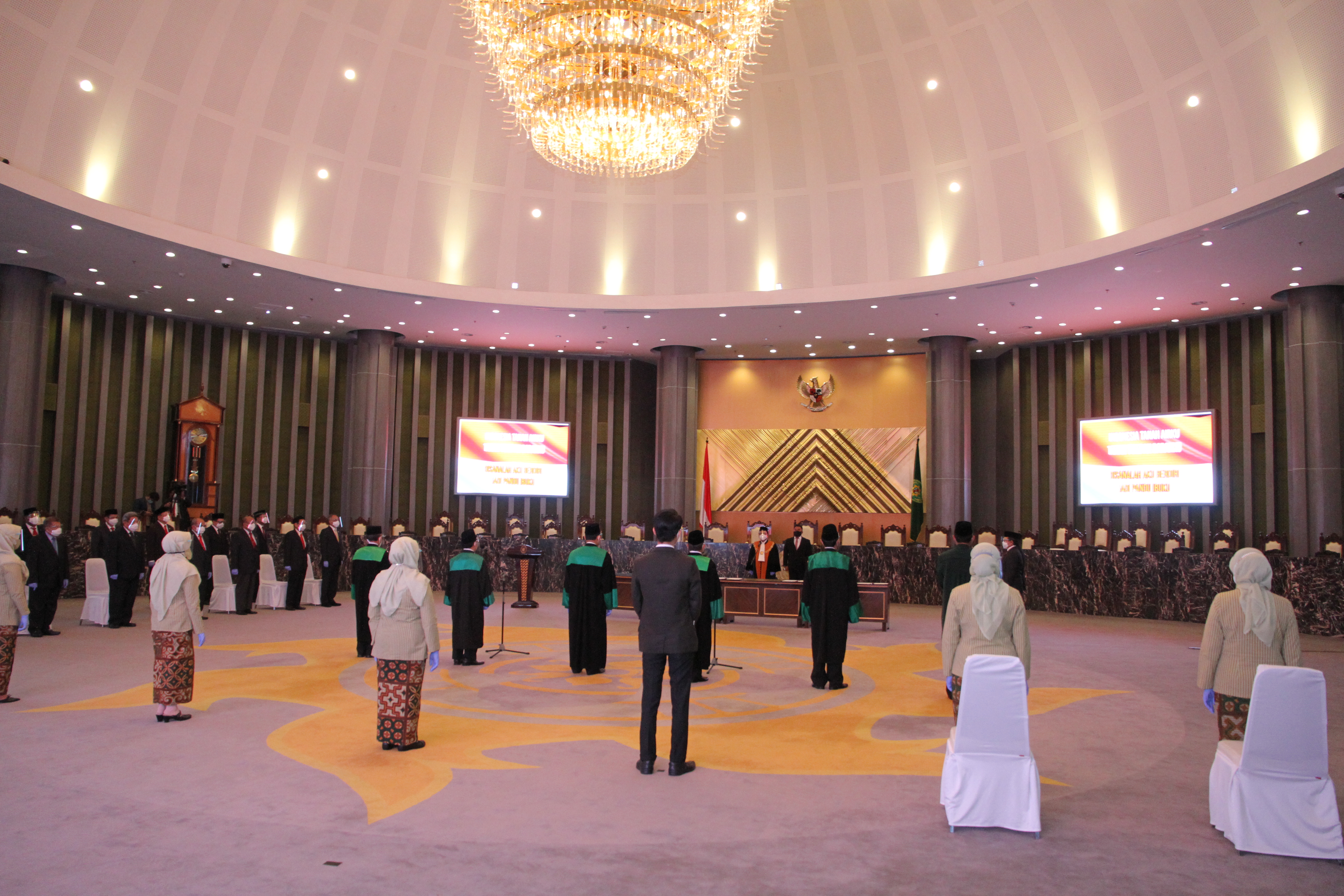 KETUA MAHKAMAH AGUNG MELANTIK 5 KETUA PENGADILAN TINGGI AGAMA