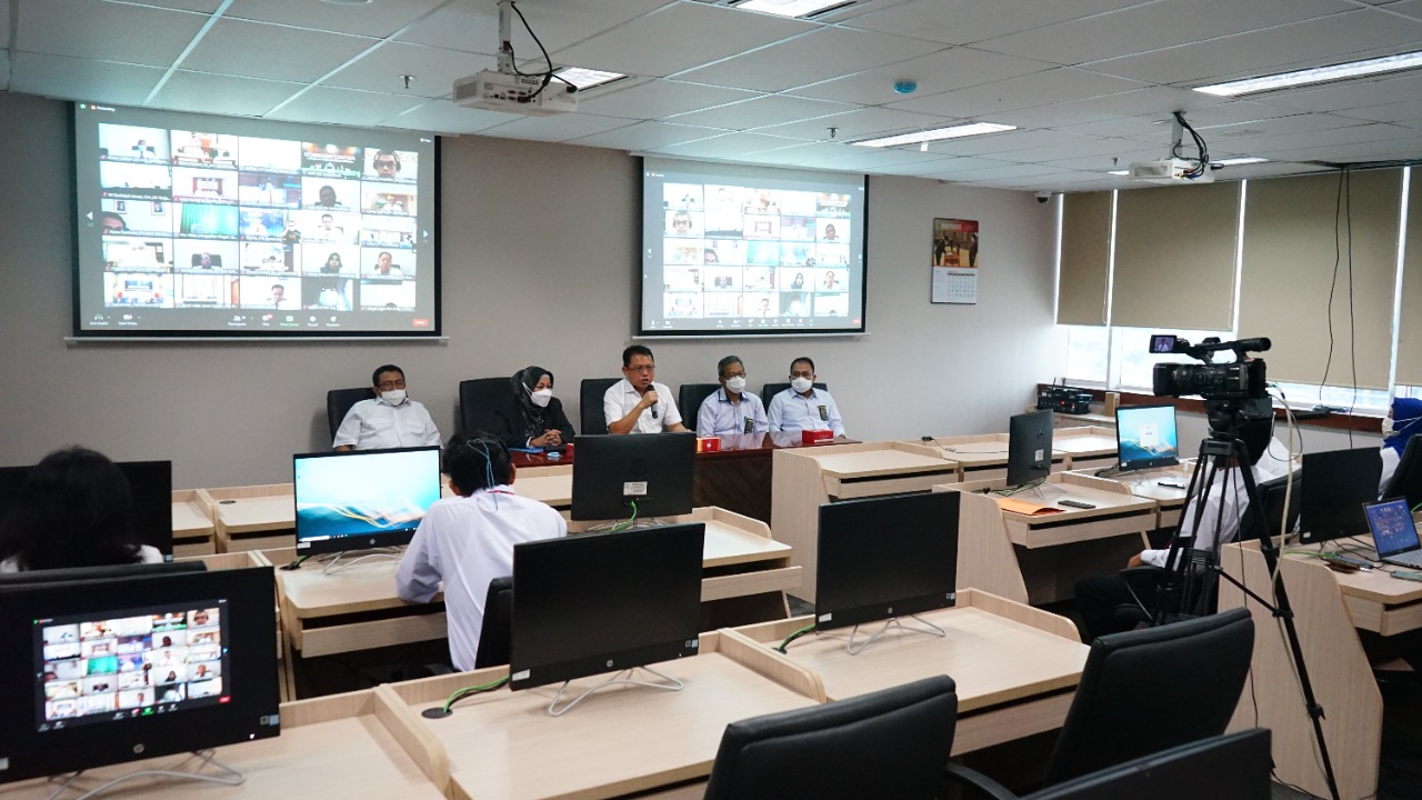 HADIRI ASSESMENT CENTER SELEKSI TERBUKA, SEKRETARIS MAHKAMAH AGUNG TANTANG PEJABAT BERKOMPETISI DENGAN BAIK